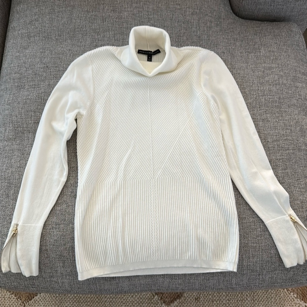 White House black market women’s Medium sweater